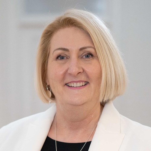 Louise Hull